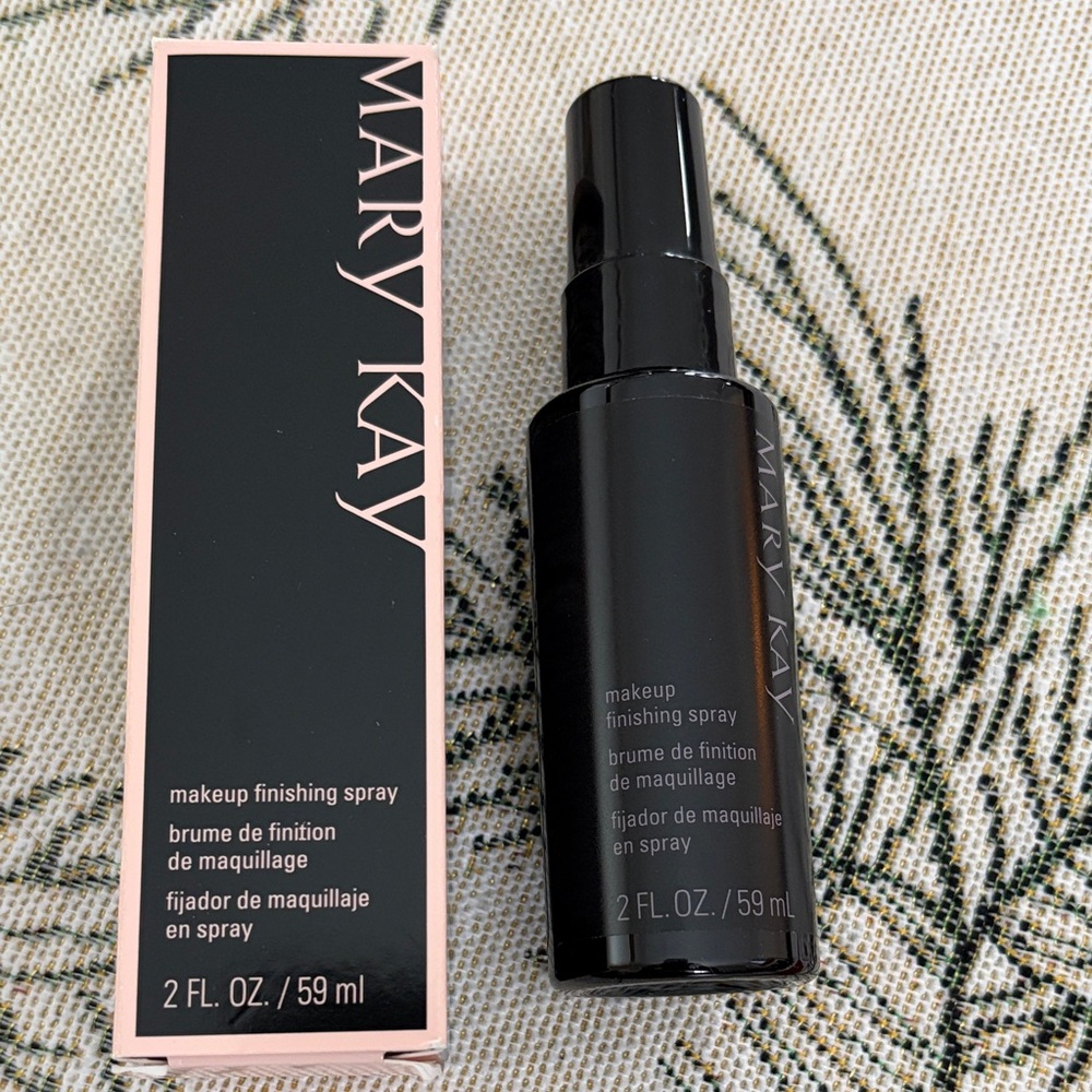 Mary Kay Makeup Finishing Spray - Black Bottle